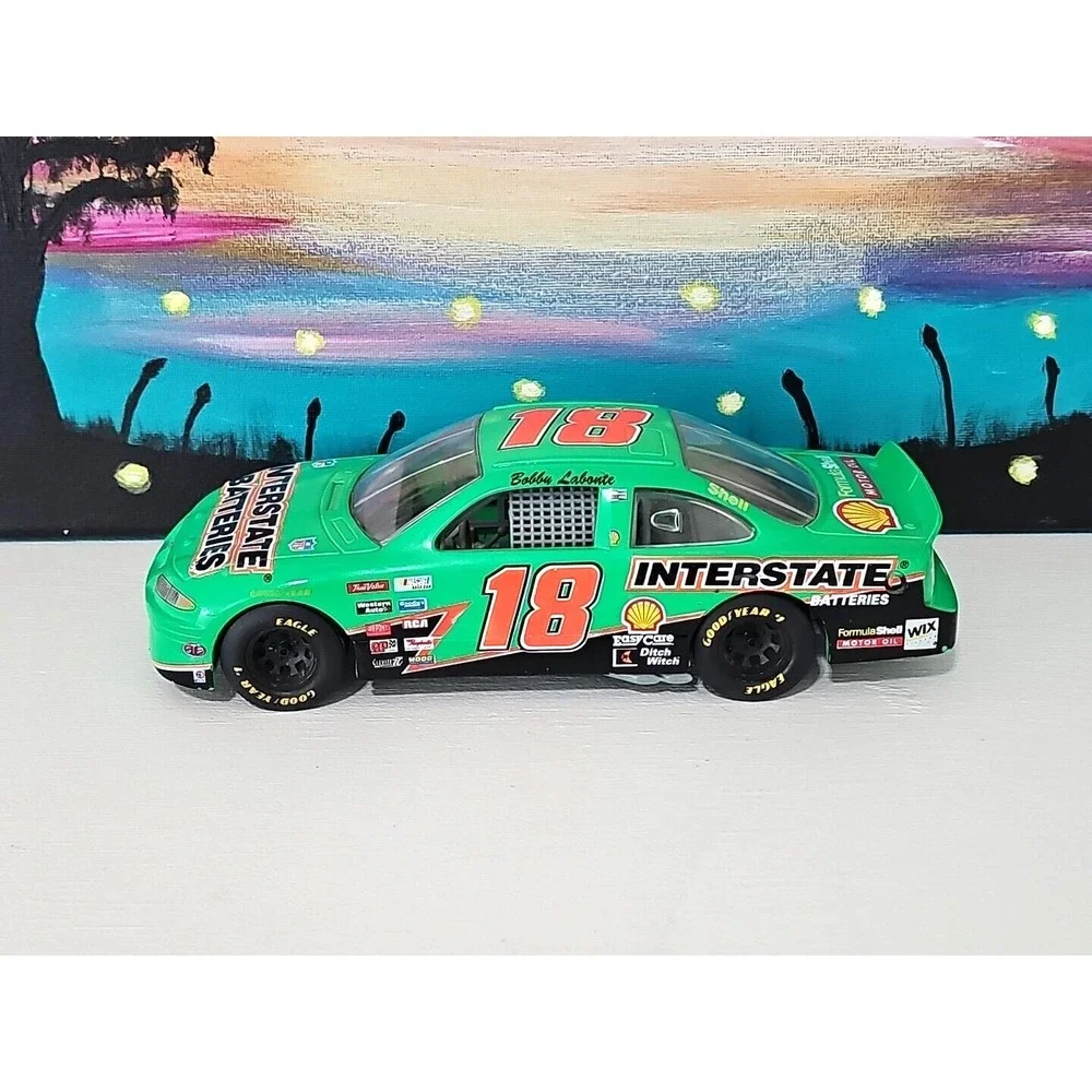 Action Nascar‎ #18 Interstate Batteries Bobby Labonte 1:24 Diecast BANK & Figure